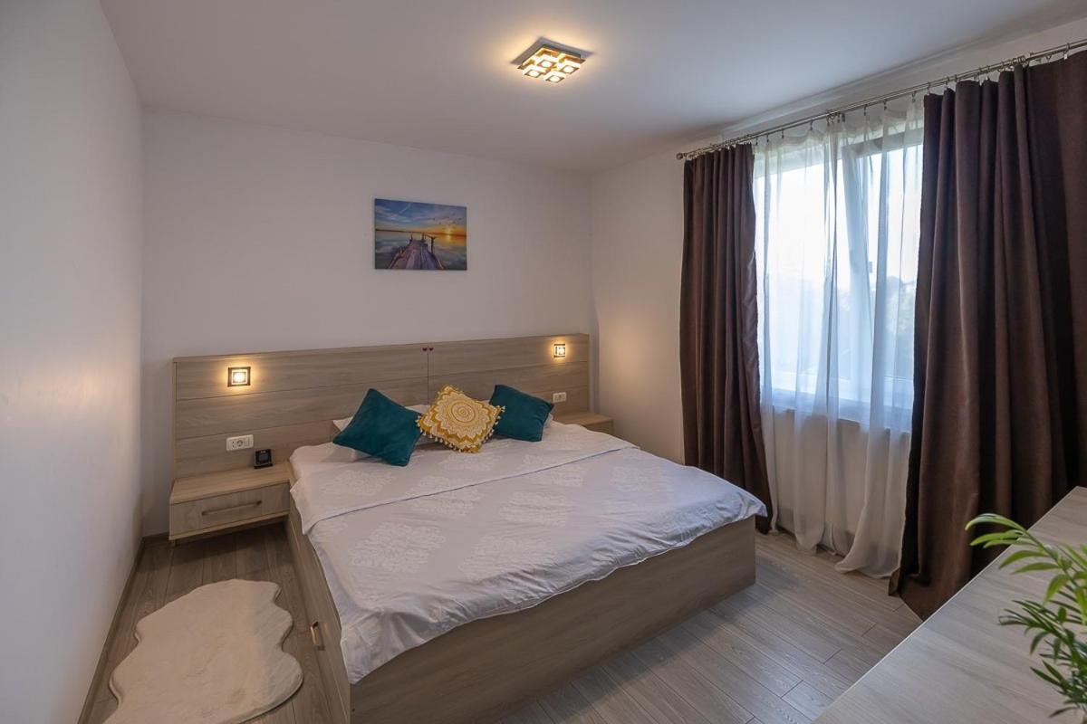 פיטסטי Apartament Expoparc מראה חיצוני תמונה
